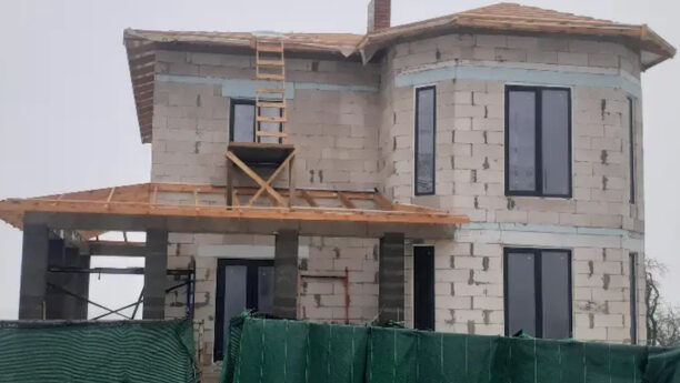 Кладка стен дома из газосиликата